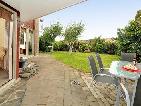 16 Meadowland Drive, Somerville
