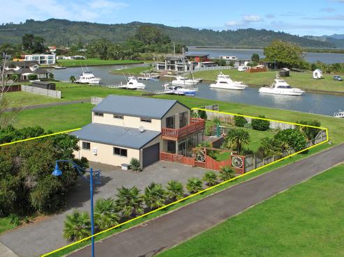 151 South Highway, Whitianga