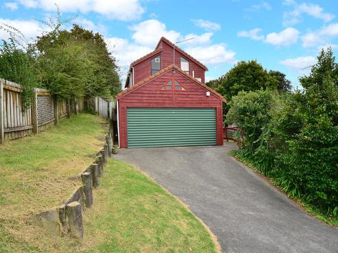 10B Helicon Place, Totara Vale