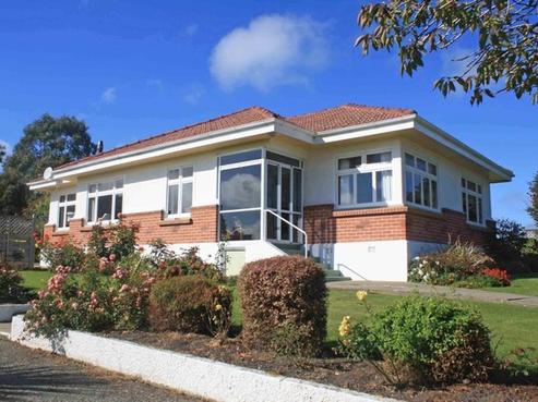 202 Homestead Road, Weston