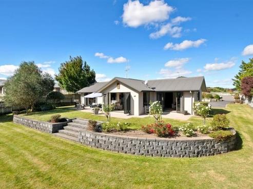 34 Limousin Place, Grandview Heights