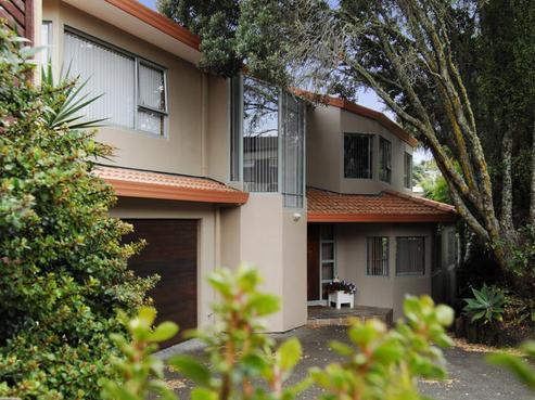 2/464 Beach Road, Murrays Bay