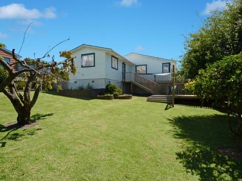 2/23 Fairclough Road, Beach Haven