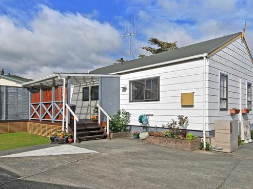 17 Moonstone Grove, Birchville