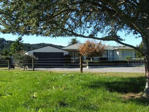 411 Everett Road, Inglewood