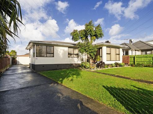 25 Cobham Crescent, Kelston