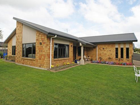 15 Saint James Drive, Huntington