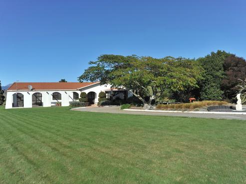 100 Lord Rutherford Road, Brightwater
