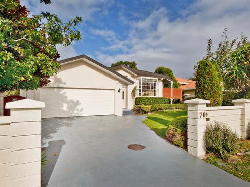 70 Unsworth Drive, Unsworth Heights