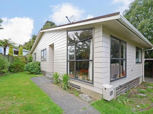 22 Larchmont Grove, Totara Park