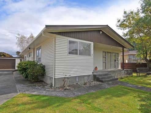 7 Dakota Grove, Totara Park
