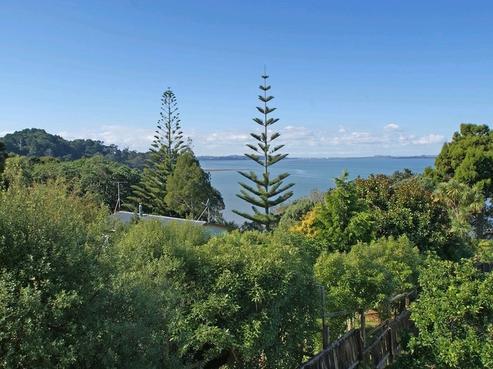 86 Kauri Point Road, Laingholm