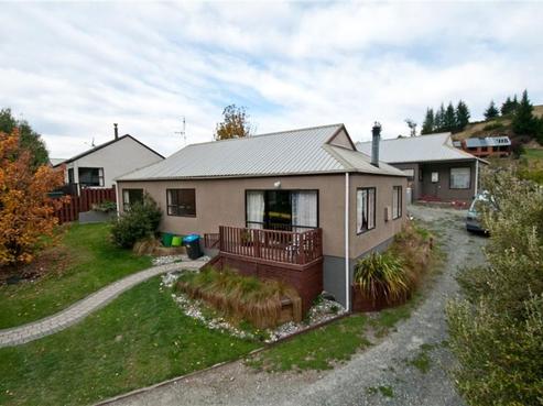 8A Watts Road, Fernhill/Sunshine Bay