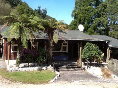 312 Kongahu Swamp Road, Karamea