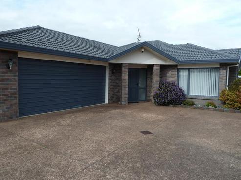 9 Lothian Brae, Wattle Downs