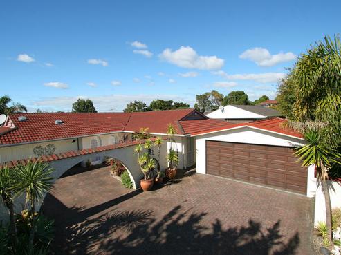 11 Glenmore Road, Sunnyhills