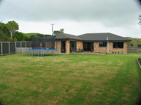 3 J Renall Road, Pollok