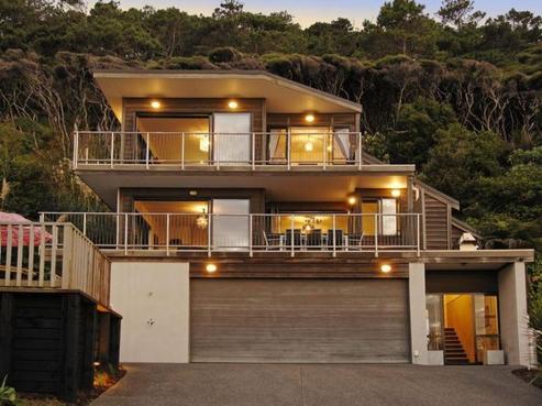 77 Domain Crescent, Muriwai
