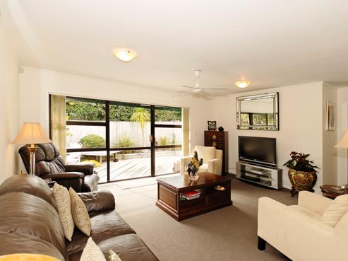 2/15 Bass Street, West Harbour