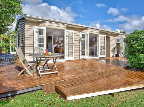 32 Atkinson Road, Titirangi