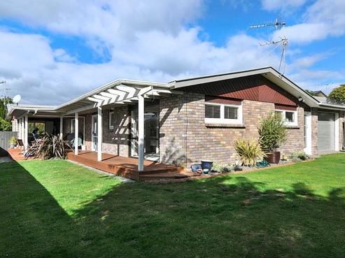 27 Simmonds Crescent, Springfield