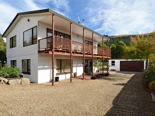18 Purau Port Levy Road, Purau