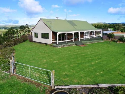 69 Craig Road, Pollok