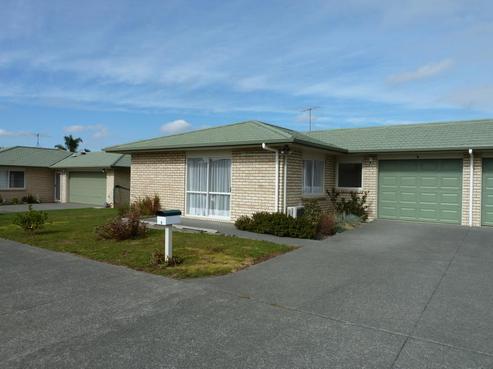 6/8 Village Place, Tuakau
