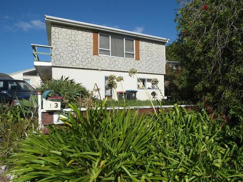 13 Whakarite Road, Ostend