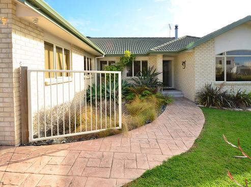 42 Waldorf Crescent, Orewa