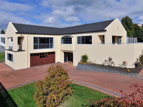 4 Cobbe Place, Westbrook