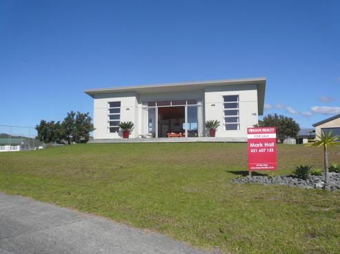 118 Kauri Crescent, Matarangi