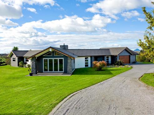 73A Caverhill Road, Manawahe