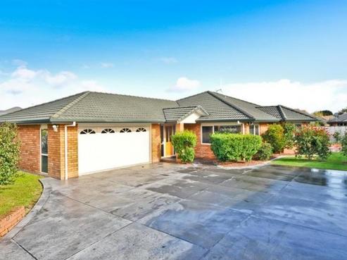 14 Saint James Drive, Huntington
