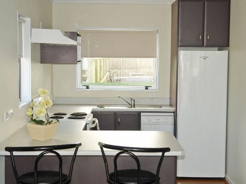 4/10 Karamu Street, Strandon