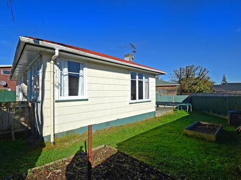 6 Montgomery Crescent, Clouston Park