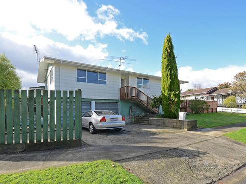1 Topeka Grove, Totara Park