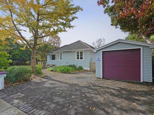 8 Heretaunga Square, Silverstream