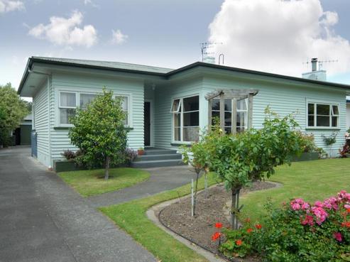 1011 Miro Street, Mahora