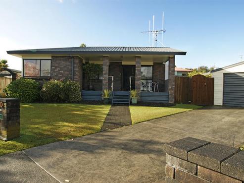 22 Essendon Court, Glenview