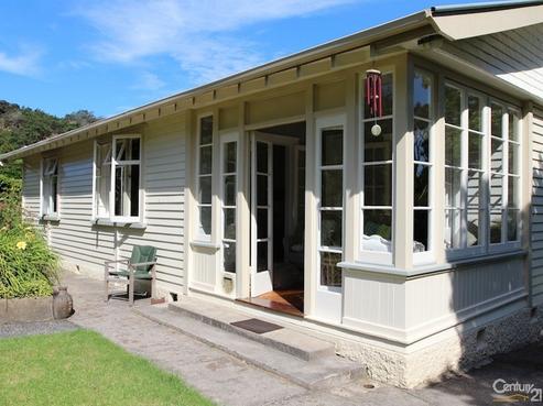 8 Pomare Road, Russell