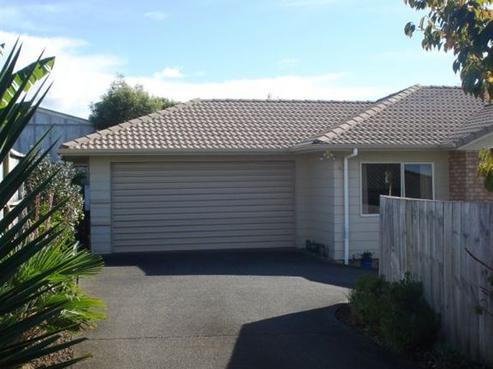 2/23 Jean Place, Stanmore Bay