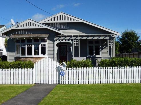 10 North Street, Woodhill