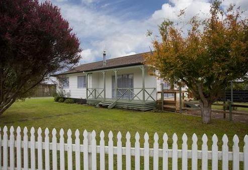 1 Dallas Place, Leamington