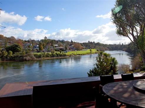 659 River Road, Chartwell