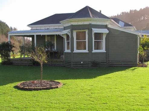 285 Longacre Road, Okoia