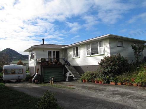 207 Tony Avenue, Thames