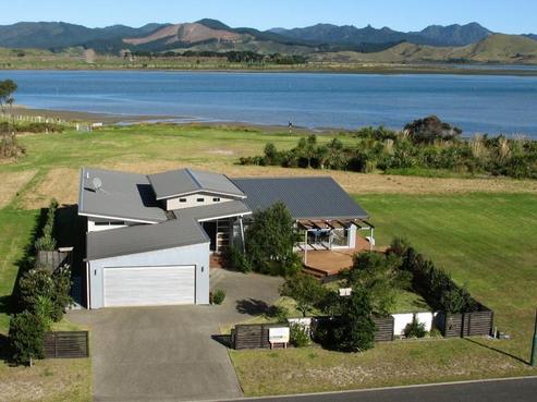 120 Ti Kouka Crescent, Matarangi