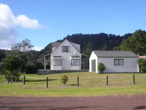 102 Winslow Place, Matarangi