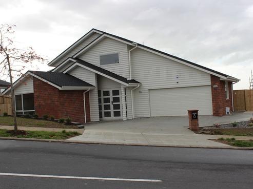 81 Lake Panorama Drive, Henderson Valley
